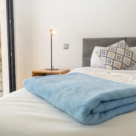Modern And Luxurious In A Prime Apartment