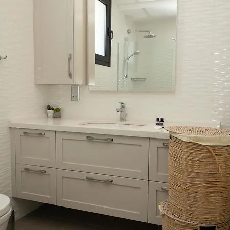 Modern And Luxurious In A Prime * Kyrenia (Northern Cyprus)