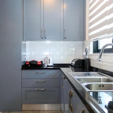 Modern And Luxurious In A Prime *