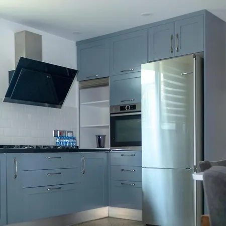Modern And Luxurious In A Prime Daire